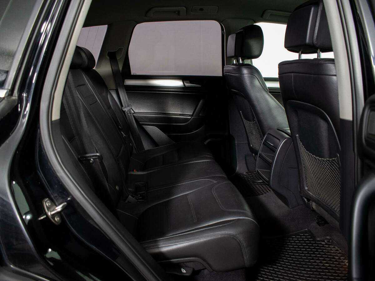Купить Volkswagen Touareg с пробегом. Фото: #9