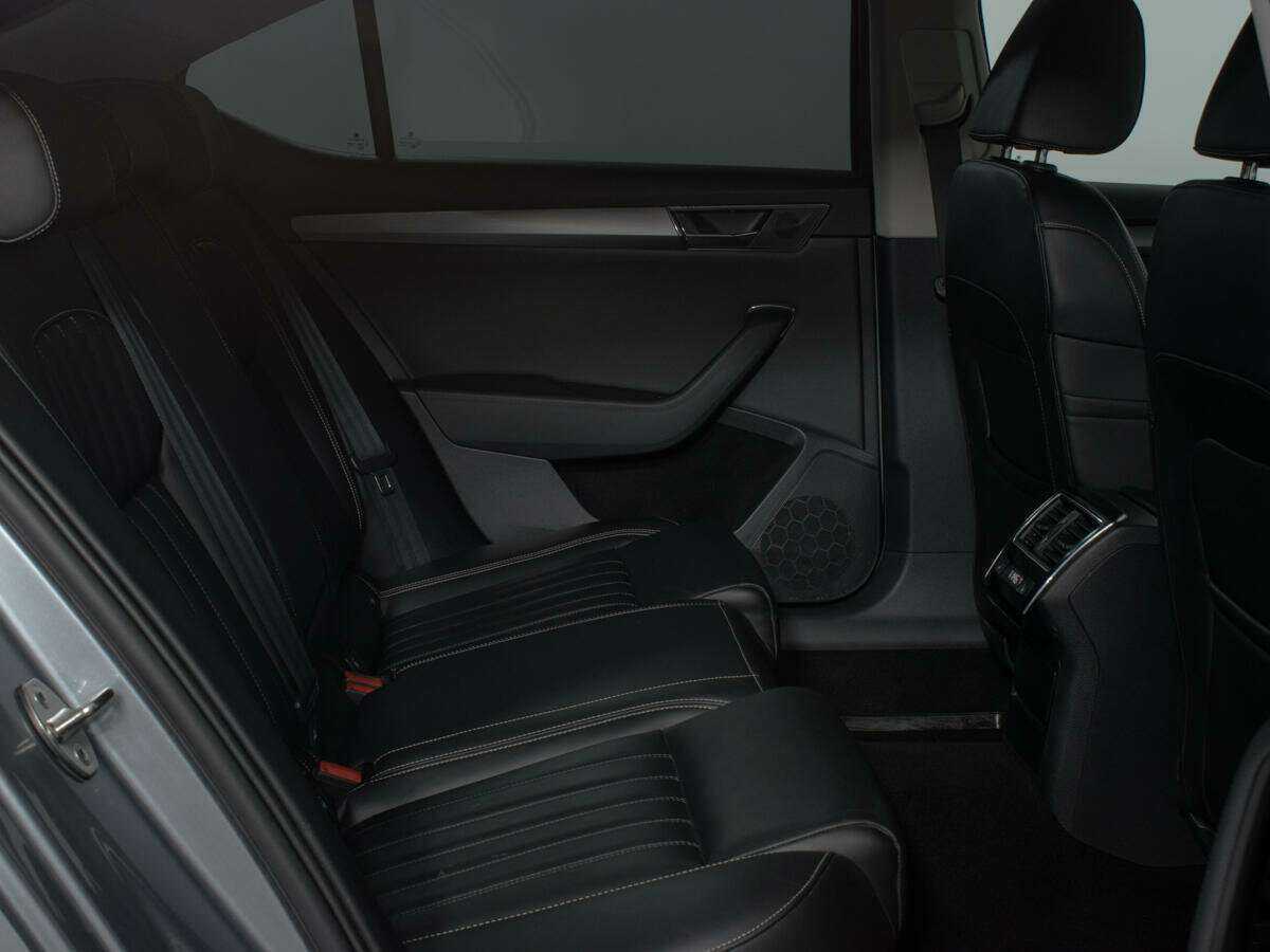 Купить Skoda Superb с пробегом. Фото: #10