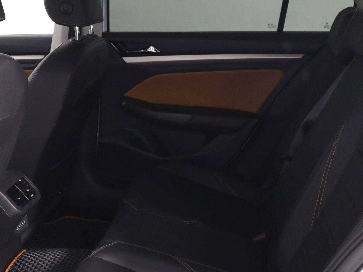 Купить Volkswagen Bora с пробегом. Фото: #8