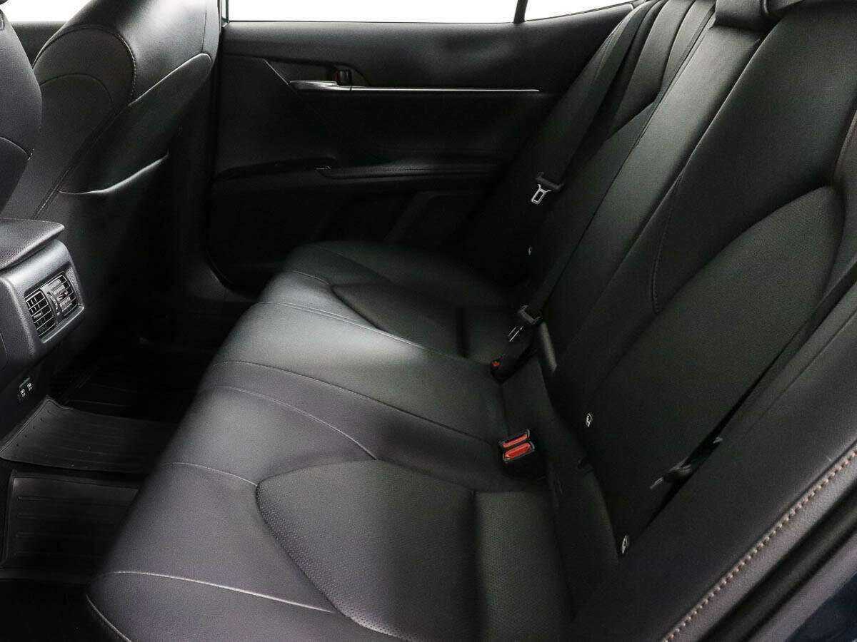 Купить Toyota Camry с пробегом. Фото: #7