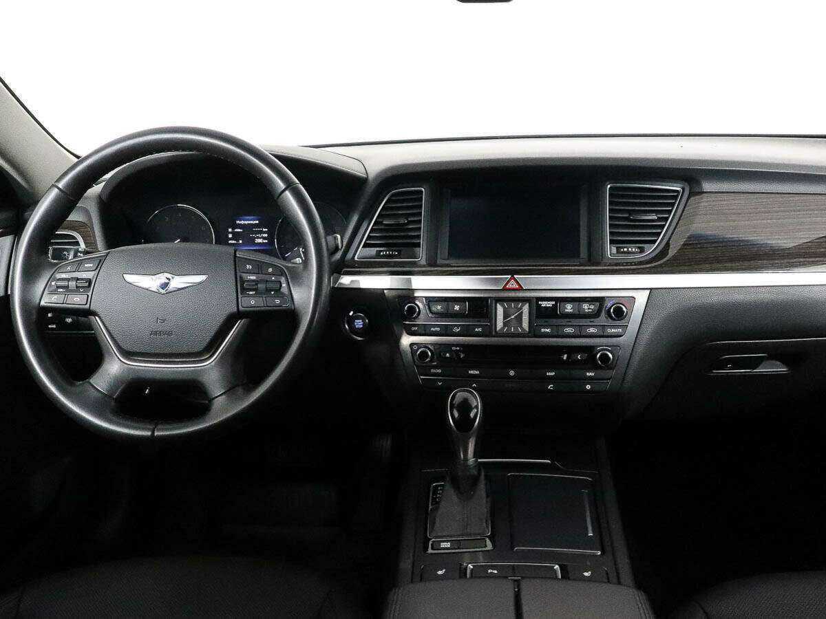 Купить Hyundai Genesis с пробегом. Фото: #9