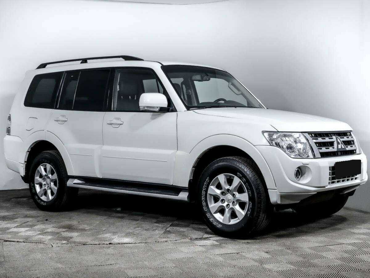 Купить Mitsubishi Pajero с пробегом. Фото: #2