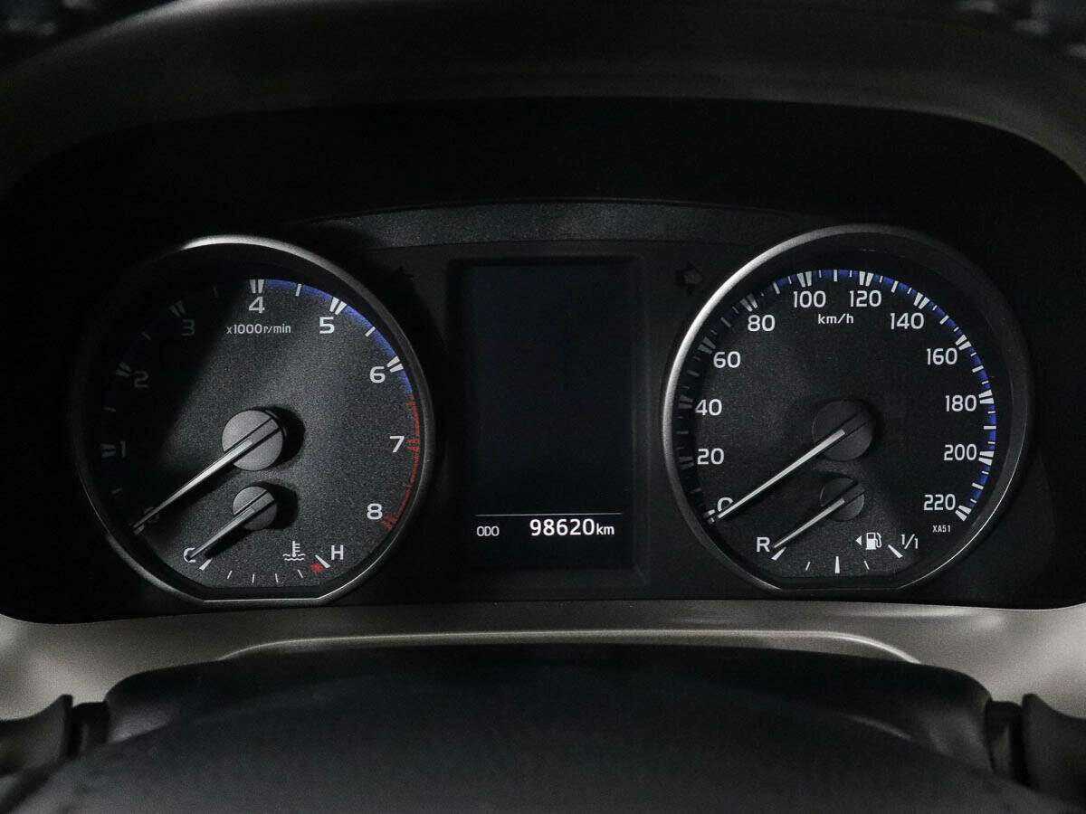 Купить Toyota RAV4 с пробегом. Фото: #8