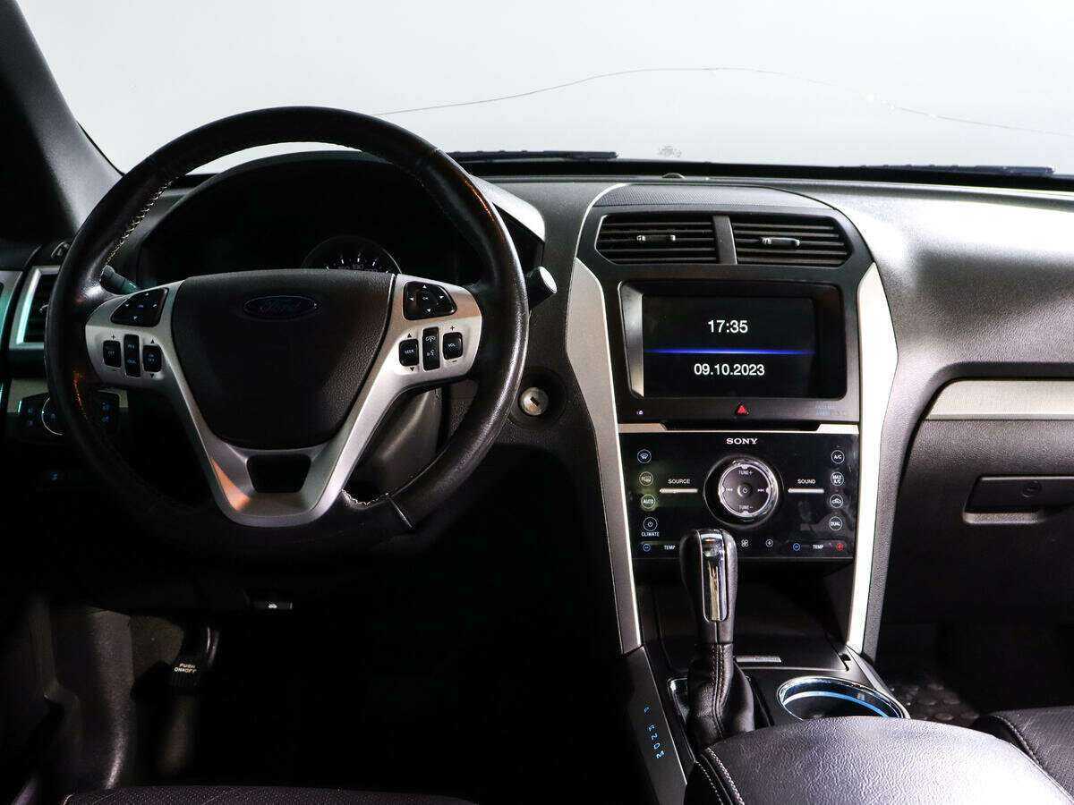 Купить Ford Explorer с пробегом. Фото: #11