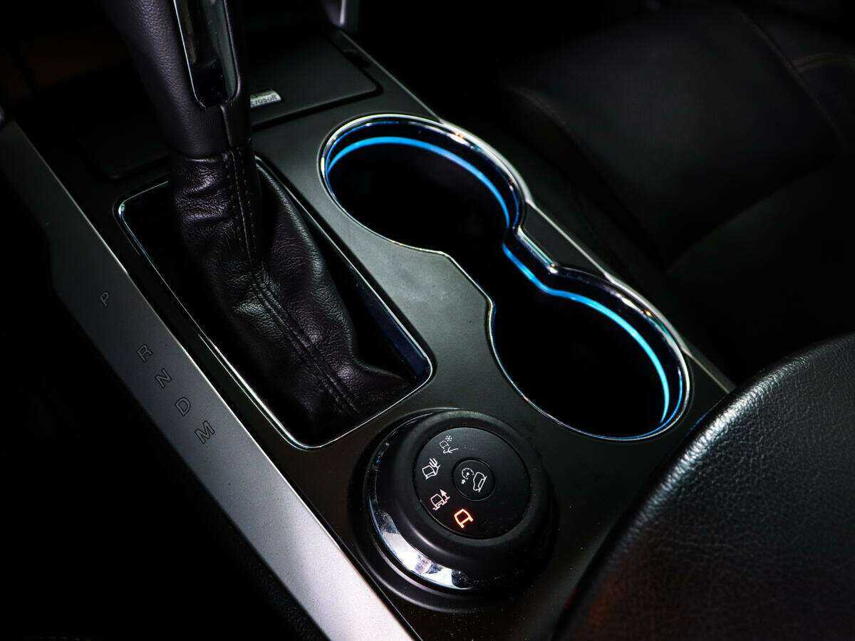 Купить Ford Explorer с пробегом. Фото: #18