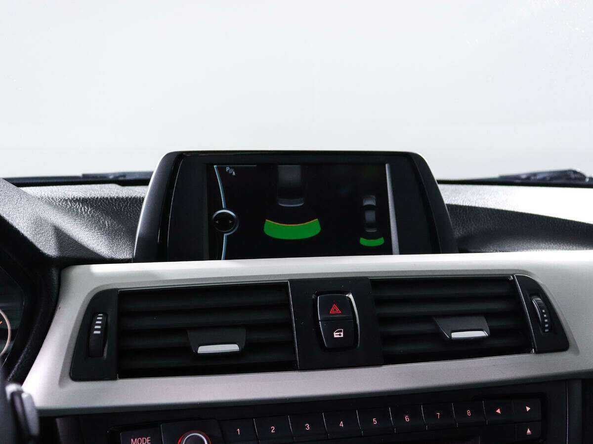 Купить BMW 3 серии с пробегом. Фото: #11