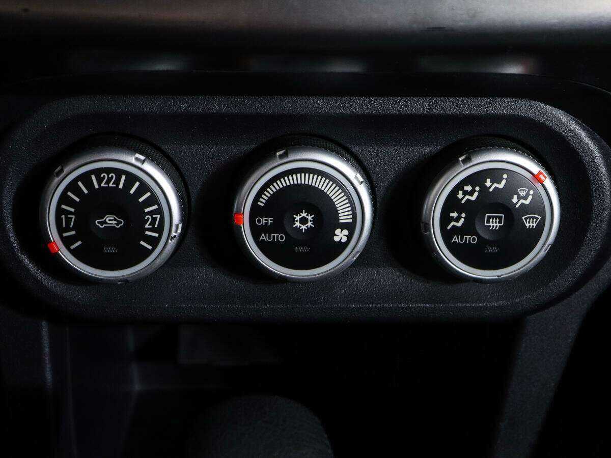 Купить Mitsubishi Lancer с пробегом. Фото: #15