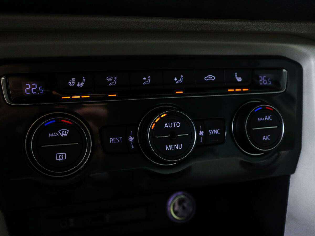 Купить Volkswagen Tiguan с пробегом. Фото: #14