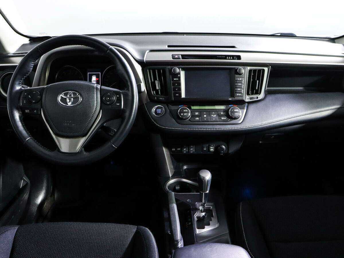 Купить Toyota RAV4 с пробегом. Фото: #10