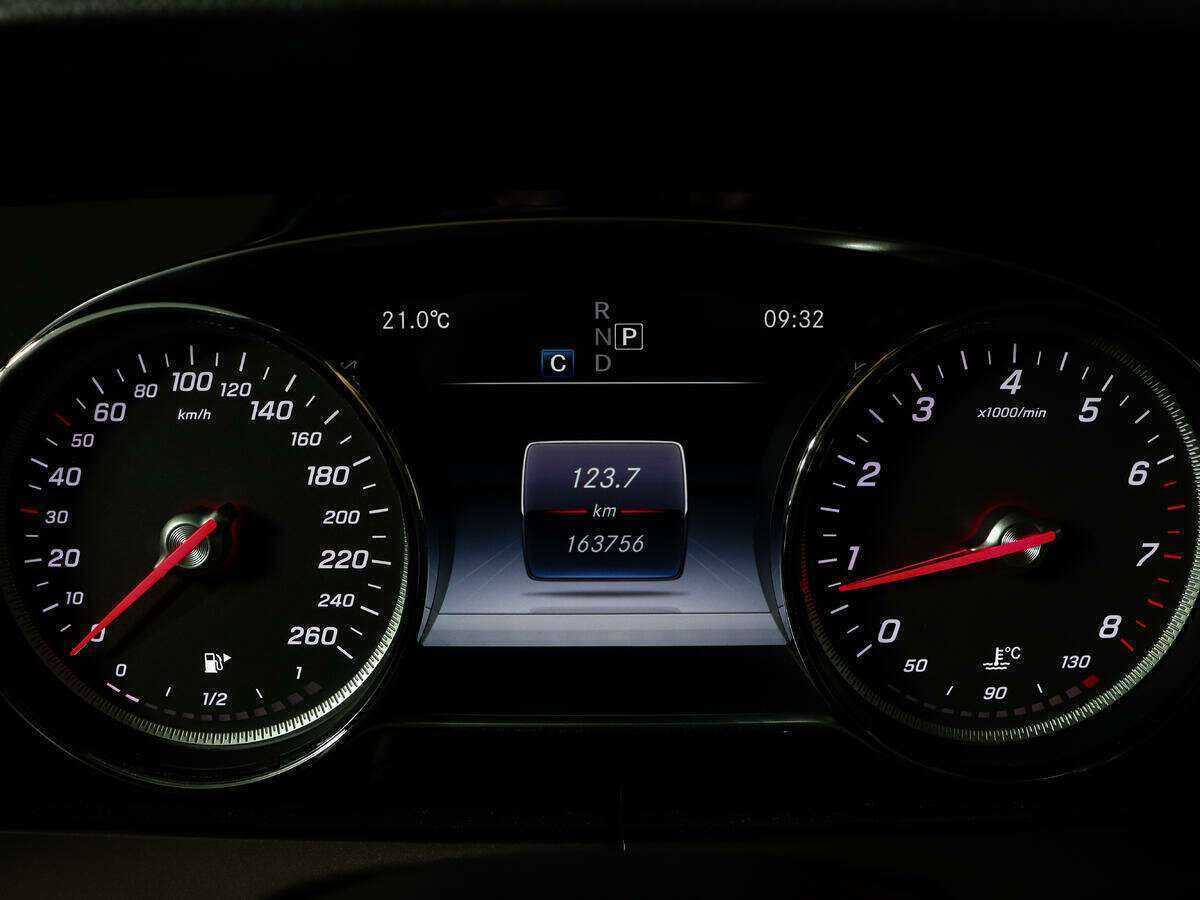 Купить Mercedes-Benz E-Класс с пробегом. Фото: #9