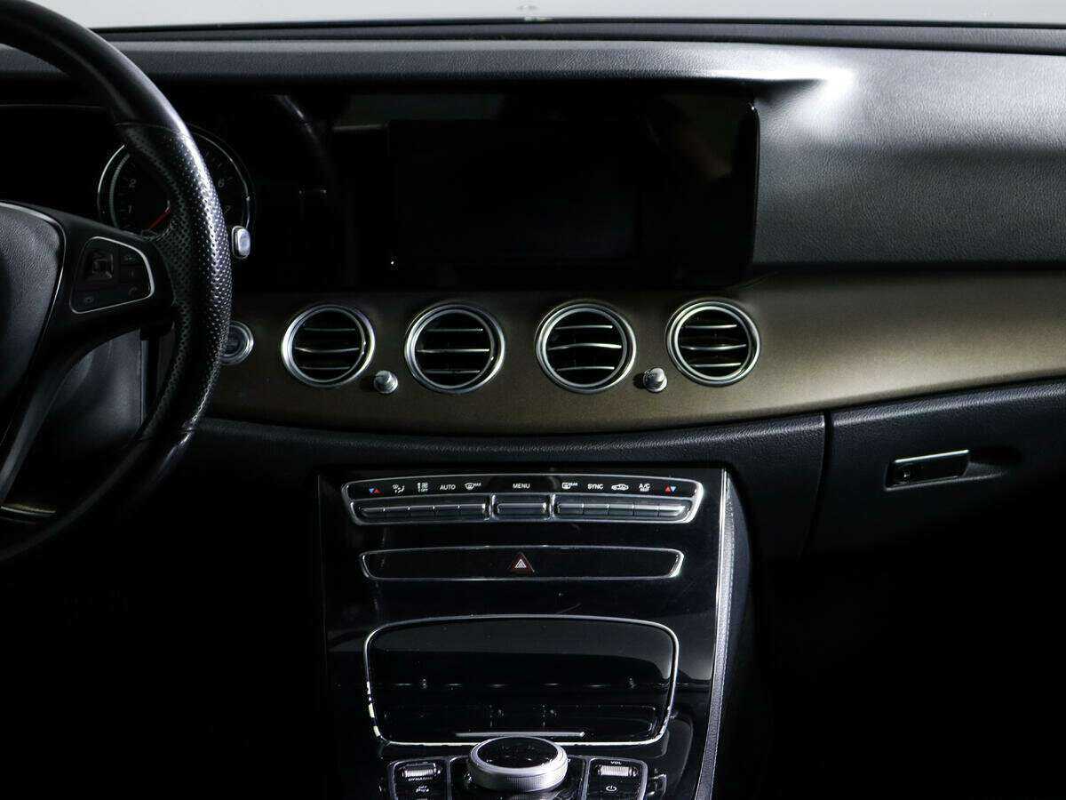 Купить Mercedes-Benz E-Класс с пробегом. Фото: #11