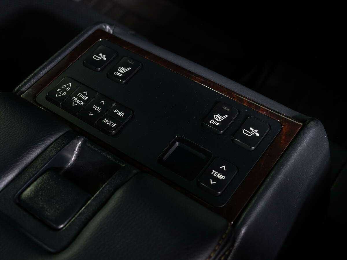 Купить Toyota Camry с пробегом. Фото: #14