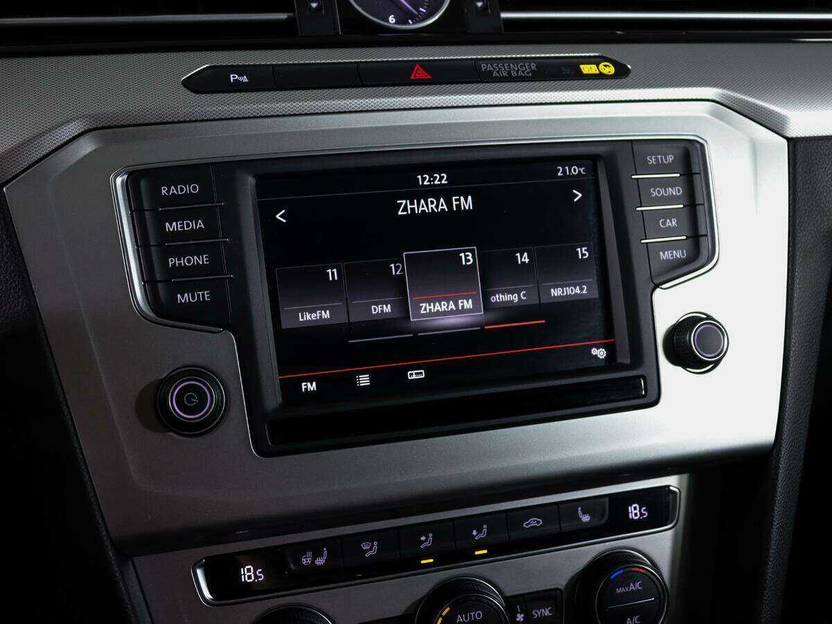 Купить Volkswagen Passat с пробегом. Фото: #19