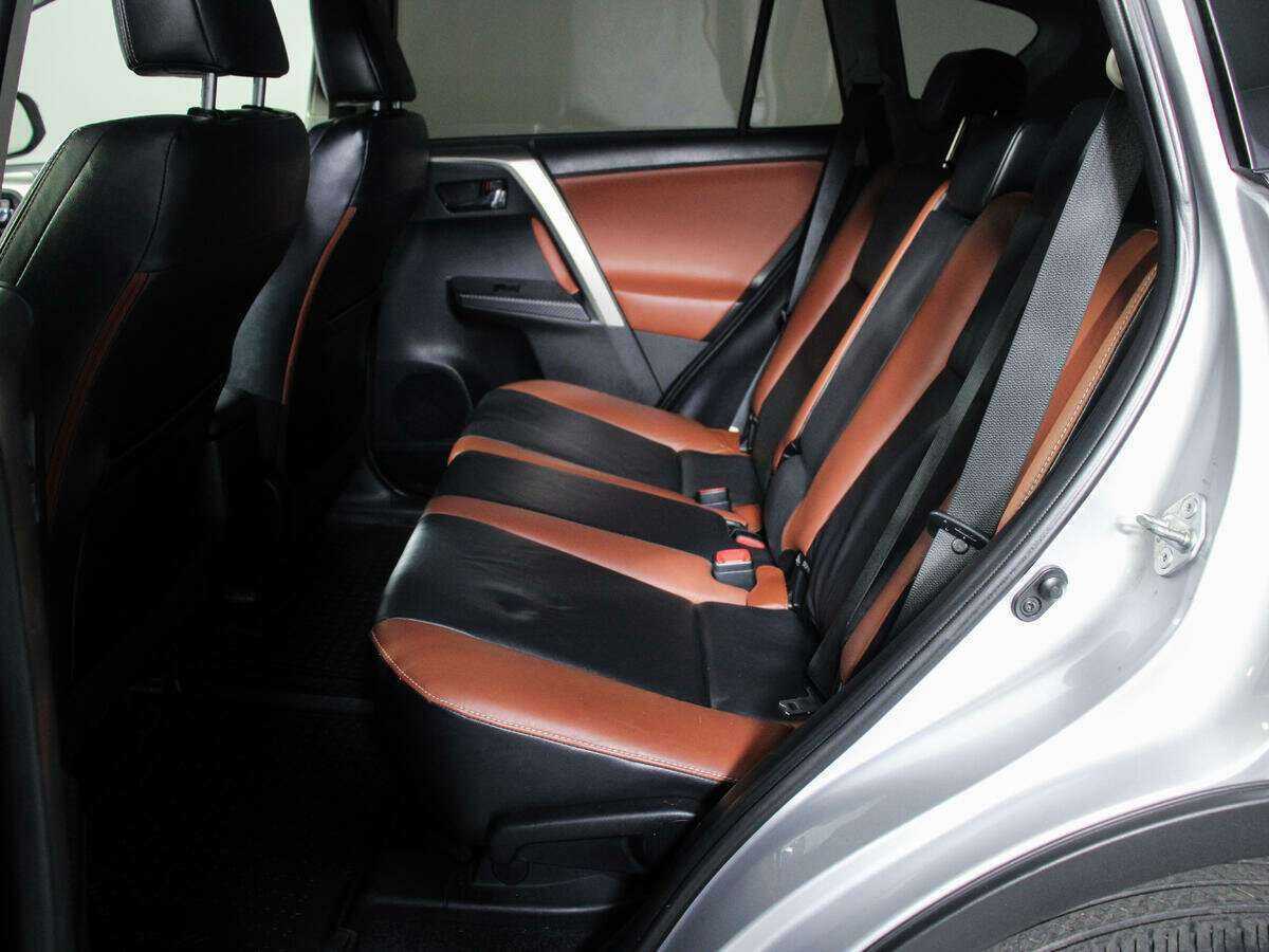 Купить Toyota RAV4 с пробегом. Фото: #6