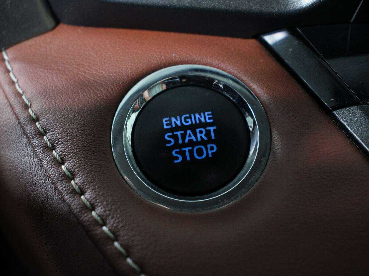 Купить Toyota RAV4 с пробегом. Фото: #15