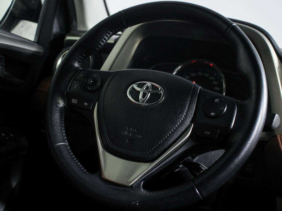 Купить Toyota RAV4 с пробегом. Фото: #17