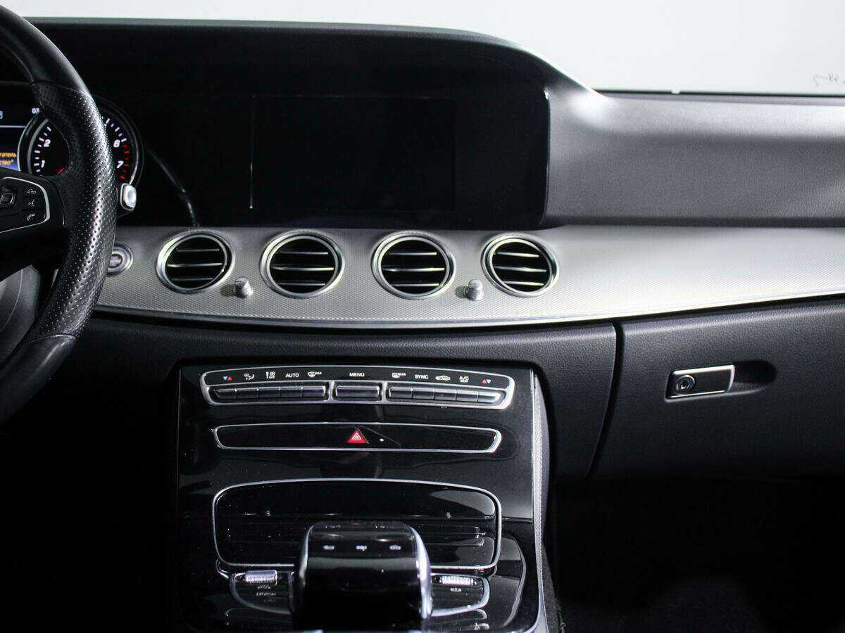 Купить Mercedes-Benz E-Класс с пробегом. Фото: #12