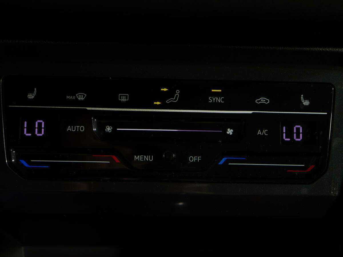 Купить Volkswagen Tiguan с пробегом. Фото: #17