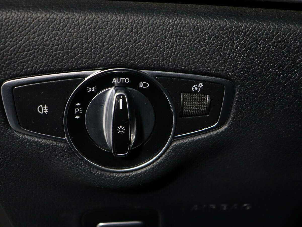 Купить Mercedes-Benz E-Класс с пробегом. Фото: #16