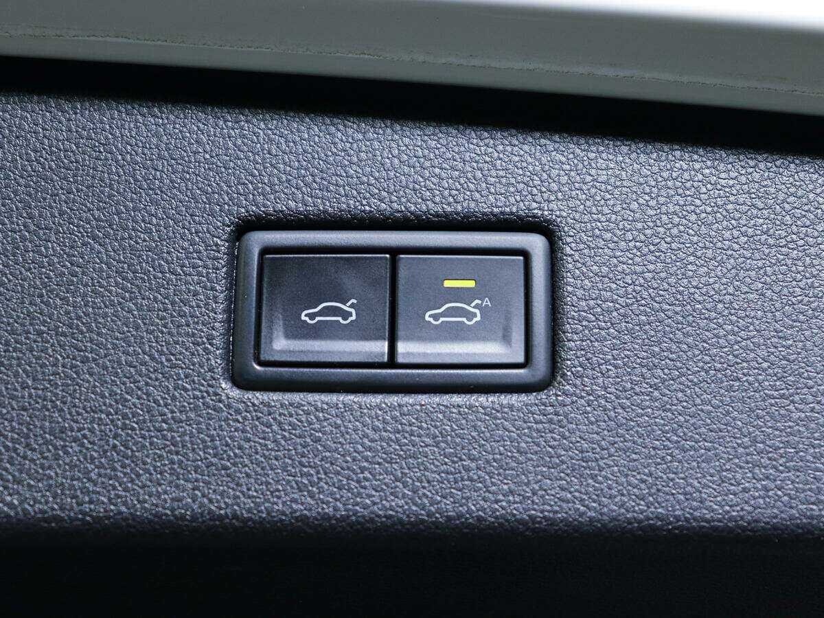 Купить Volkswagen Tiguan с пробегом. Фото: #11