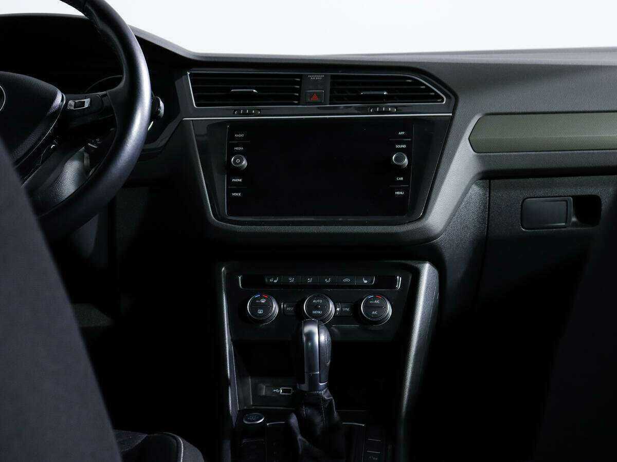 Купить Volkswagen Tiguan с пробегом. Фото: #11