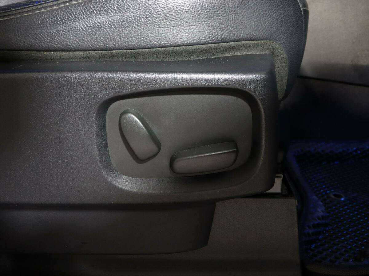 Купить Land Rover Discovery с пробегом. Фото: #13