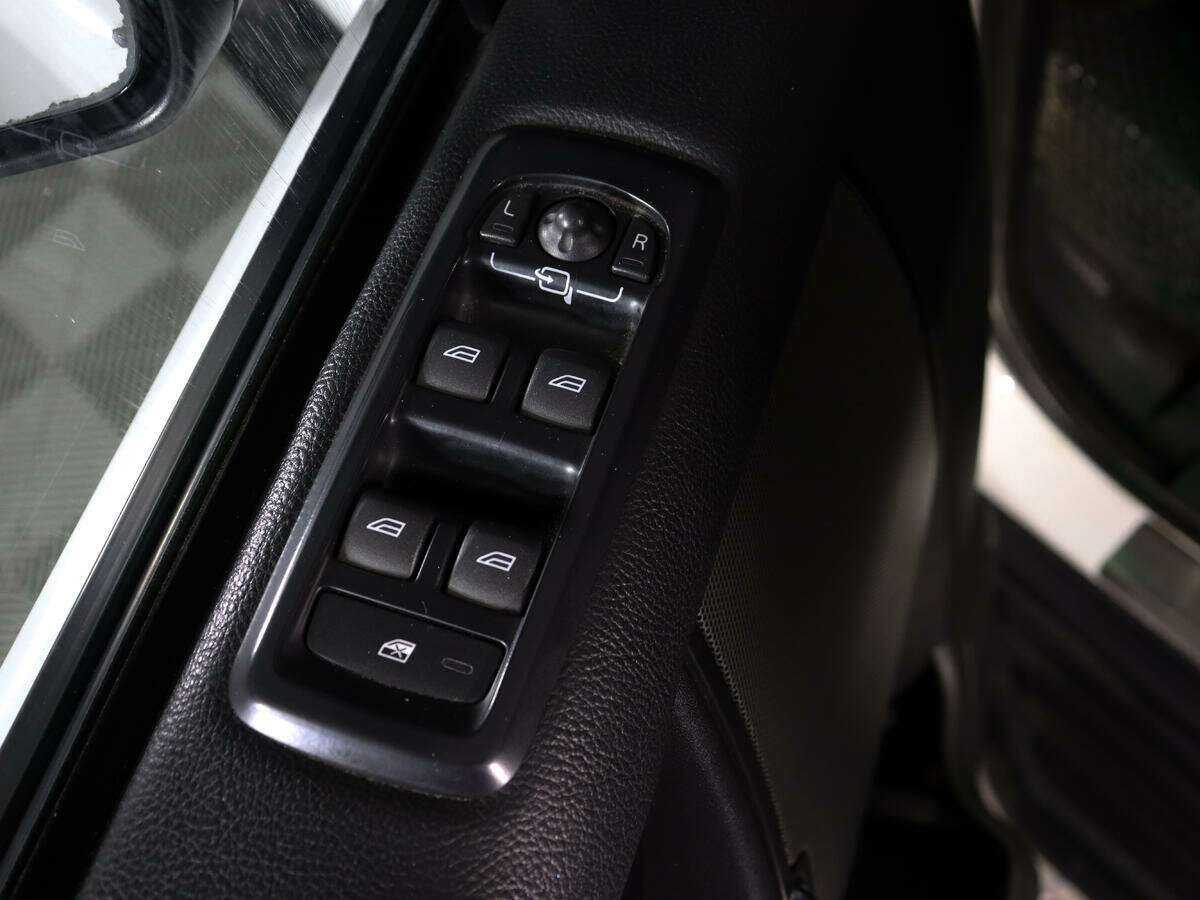Купить Land Rover Discovery с пробегом. Фото: #16