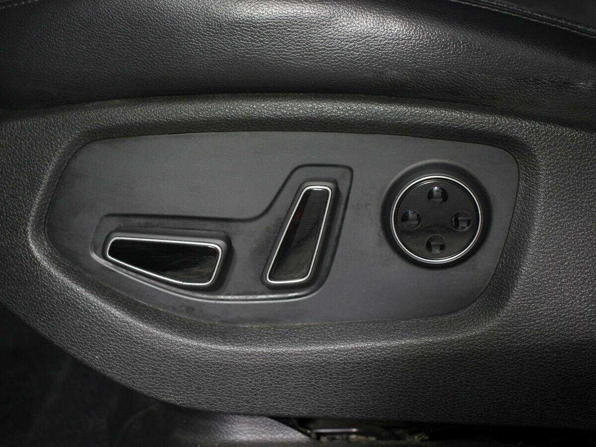 Купить Hyundai Genesis с пробегом. Фото: #16