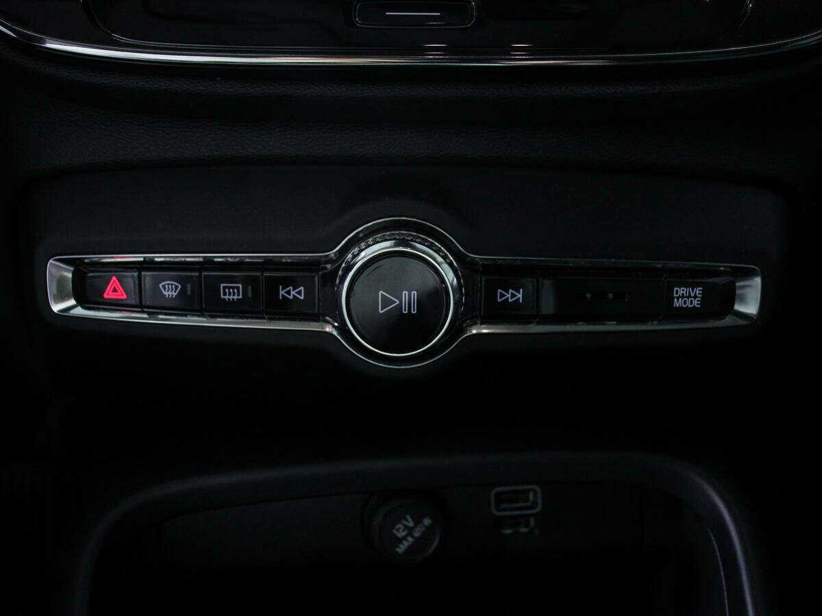 Купить Volvo XC40 с пробегом. Фото: #18