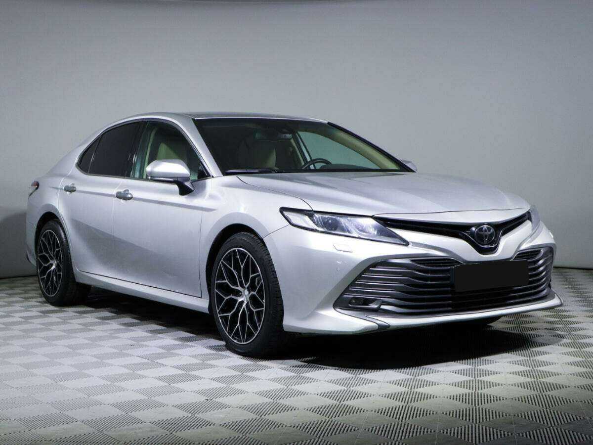 Купить Toyota Camry с пробегом. Фото: #2