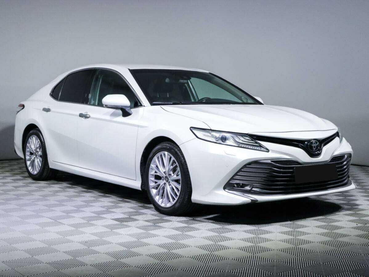Купить Toyota Camry с пробегом. Фото: #2