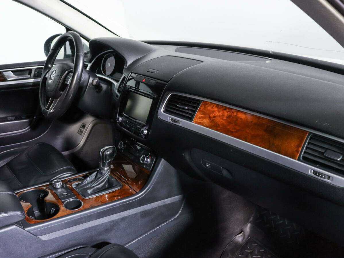 Купить Volkswagen Touareg с пробегом. Фото: #3