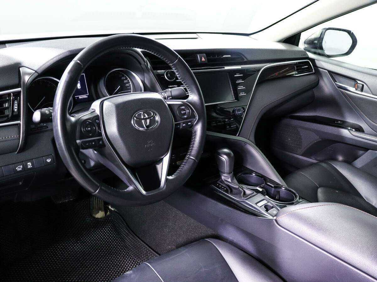 Купить Toyota Camry с пробегом. Фото: #13