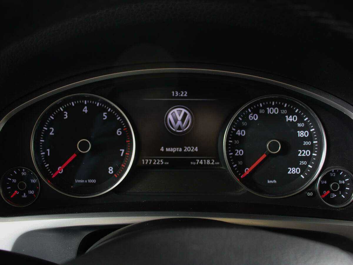 Купить Volkswagen Touareg с пробегом. Фото: #7