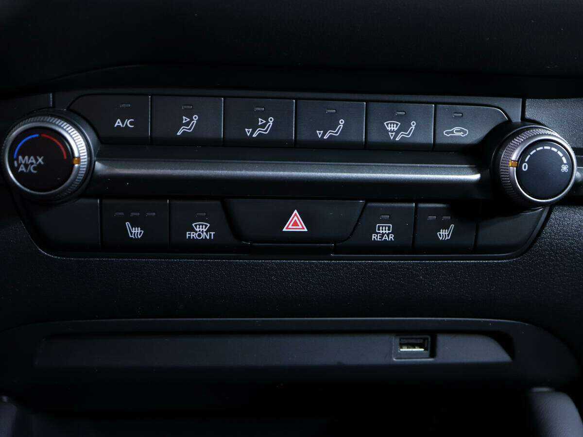 Купить Mazda 3 с пробегом. Фото: #17