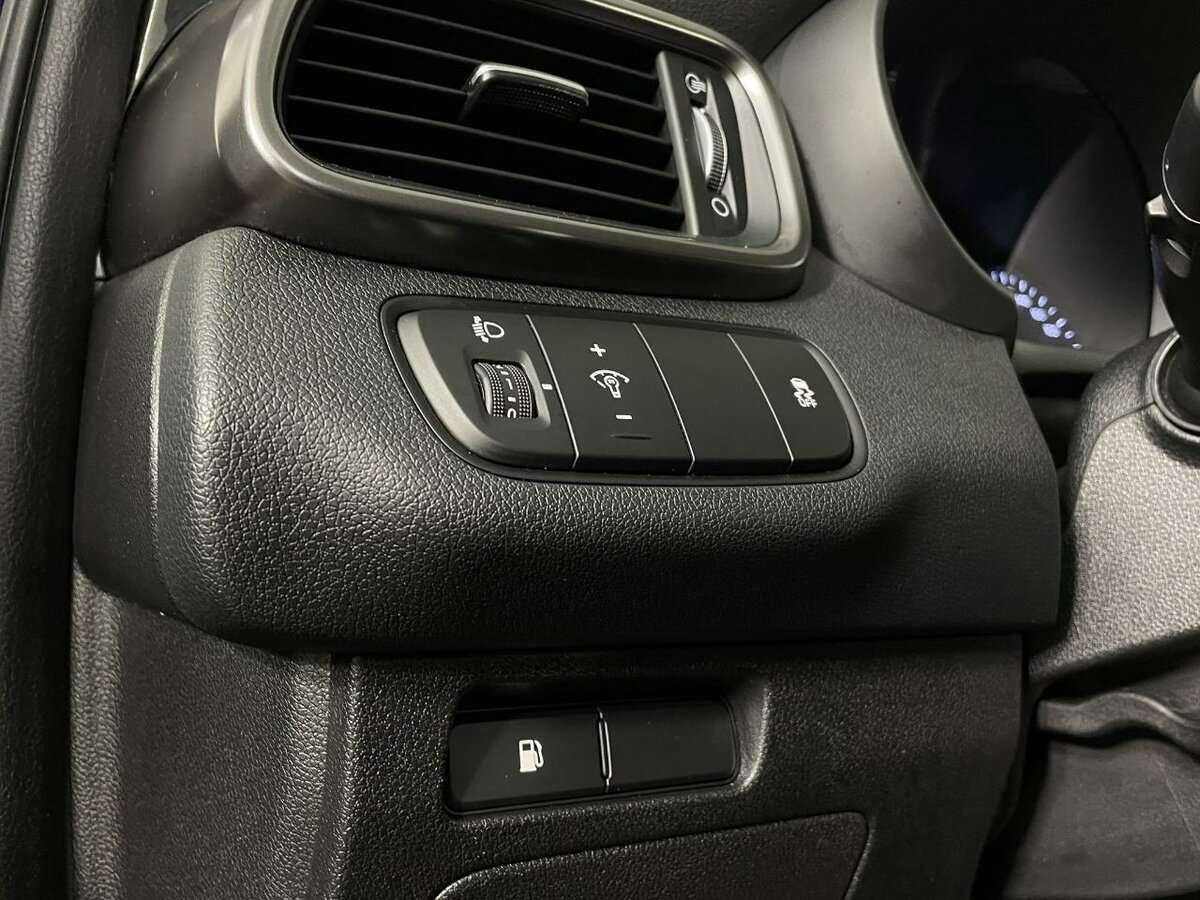 Купить Kia Sorento с пробегом. Фото: #8