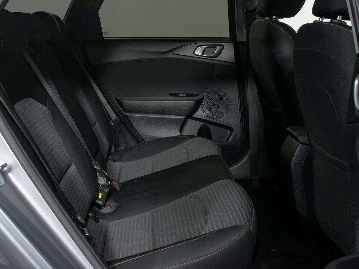Купить Kia Ceed с пробегом. Фото: #9