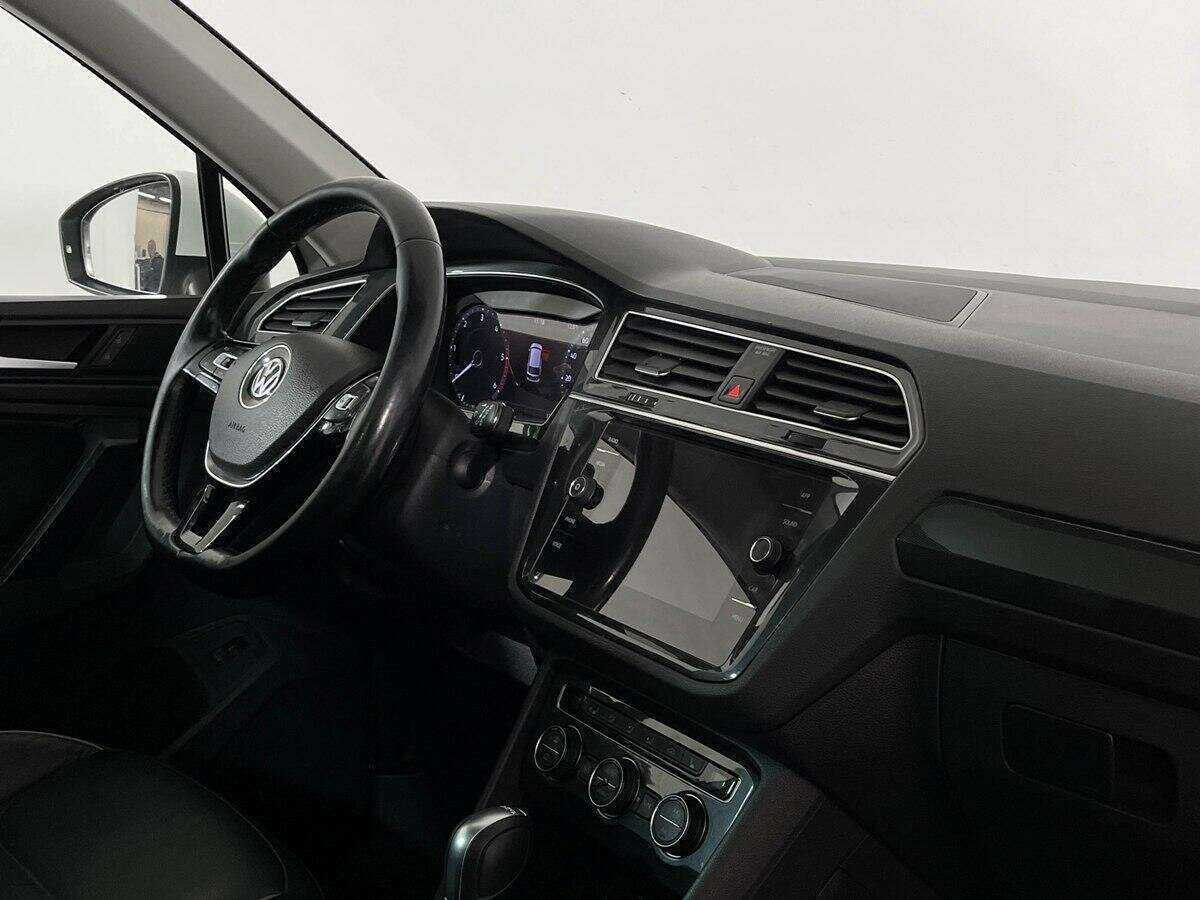 Купить Volkswagen Tiguan с пробегом. Фото: #6