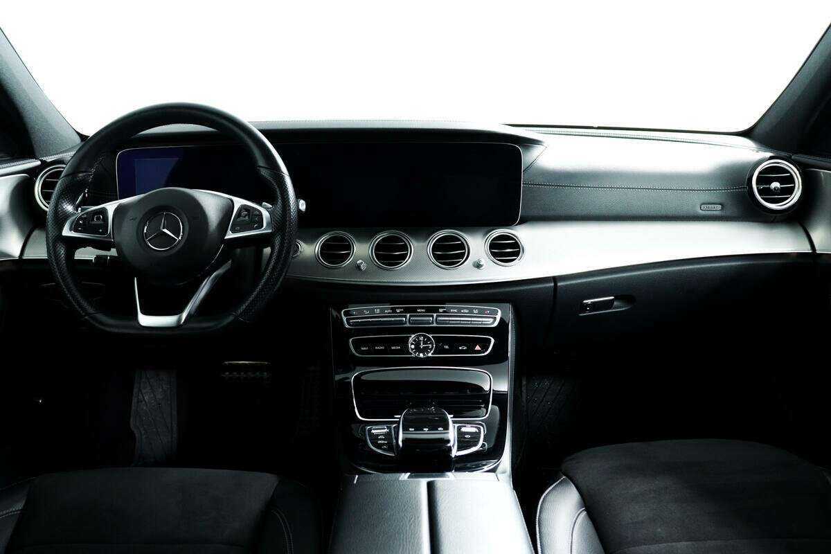 Купить Mercedes-Benz E-Класс с пробегом. Фото: #10