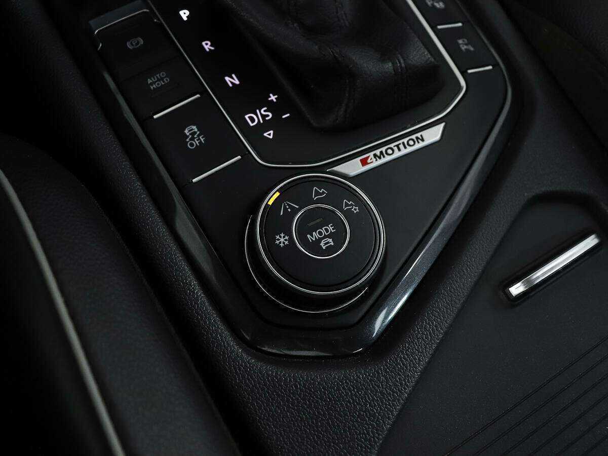 Купить Volkswagen Tiguan с пробегом. Фото: #17