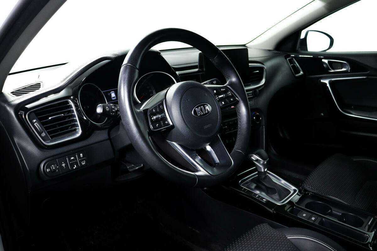 Купить Kia Ceed с пробегом. Фото: #12