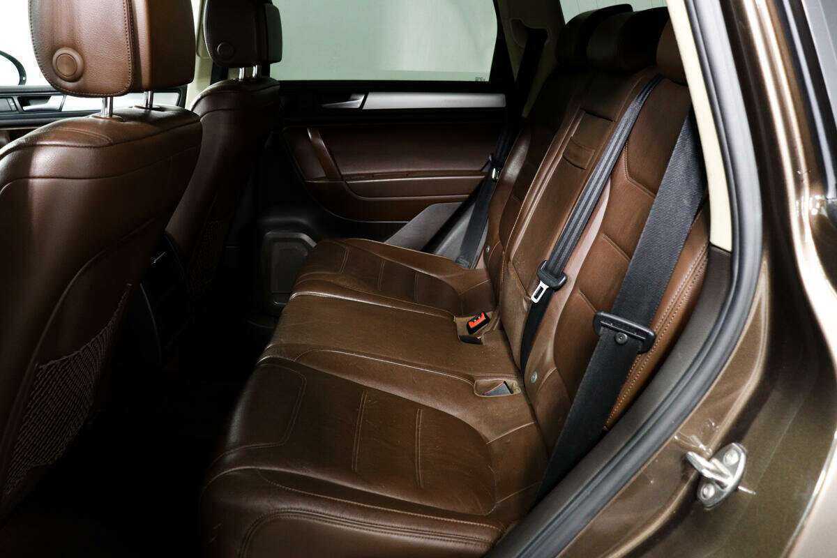 Купить Volkswagen Touareg с пробегом. Фото: #11