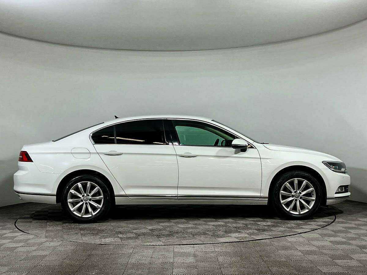 Купить Volkswagen Passat с пробегом. Фото: #3