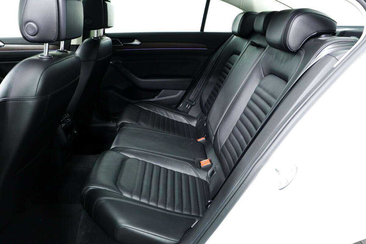 Купить Volkswagen Passat с пробегом. Фото: #10