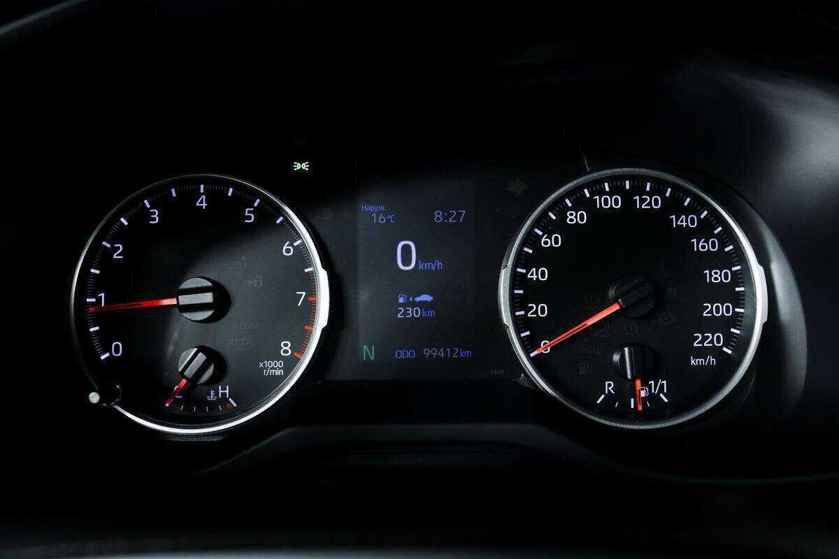 Купить Toyota RAV4 с пробегом. Фото: #9