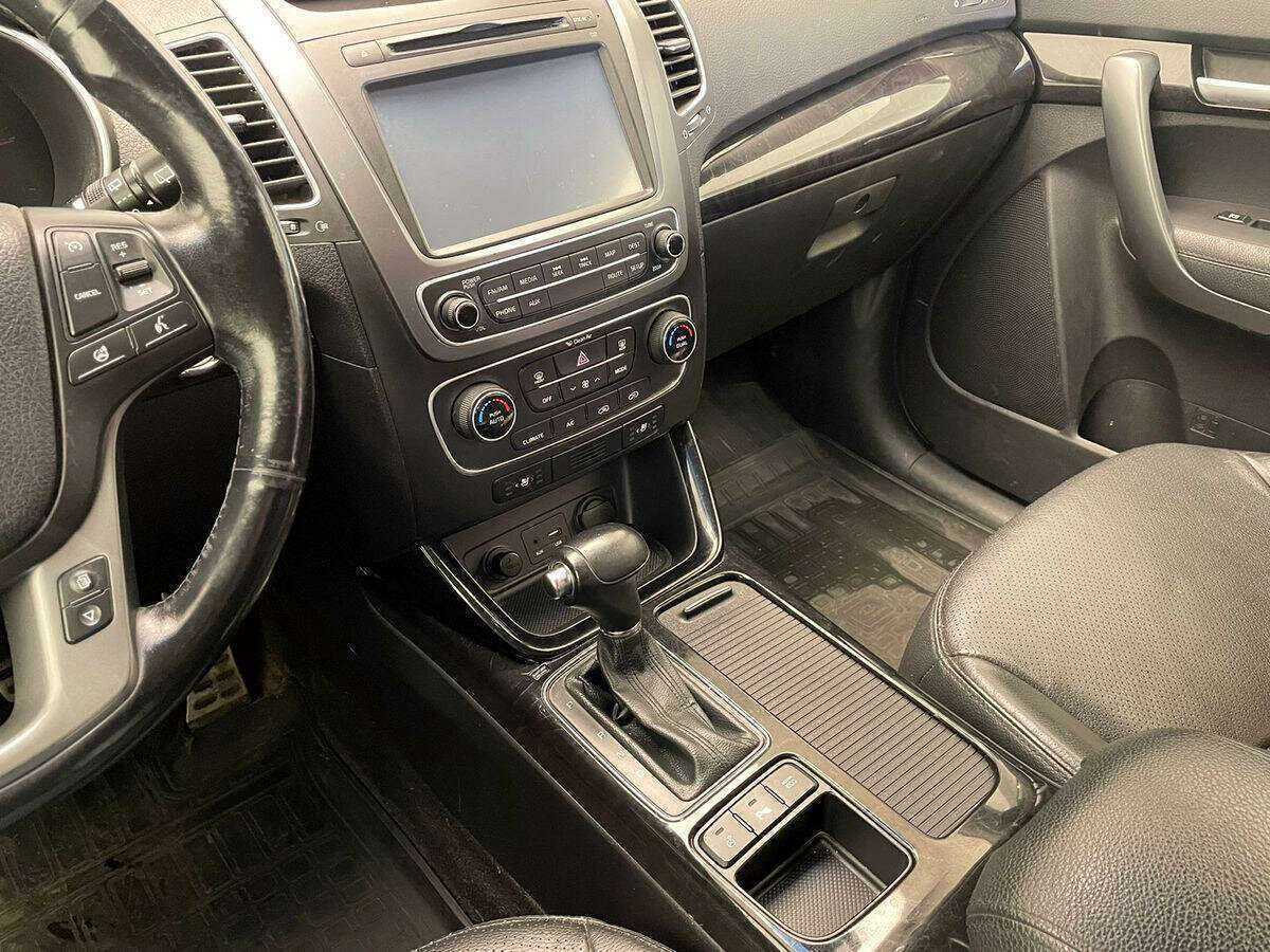 Купить Kia Sorento с пробегом. Фото: #15