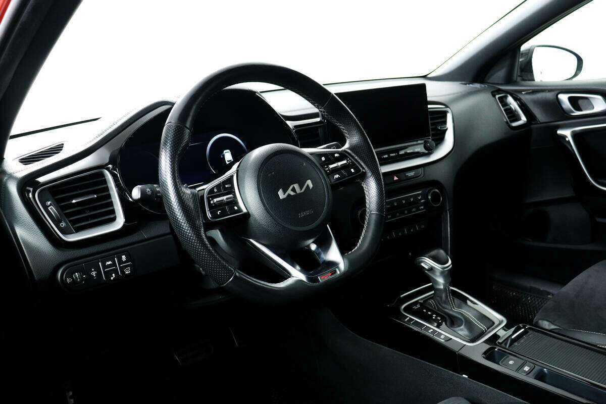 Купить Kia Ceed с пробегом. Фото: #11