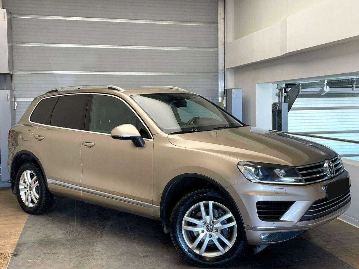 Купить Volkswagen Touareg с пробегом. Фото: #2