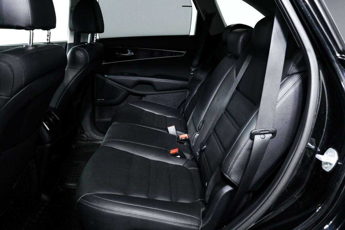 Купить Kia Sorento с пробегом. Фото: #11