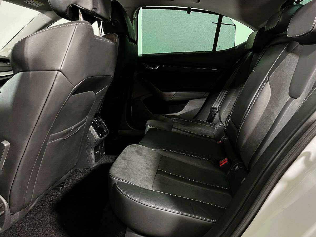 Купить Skoda Octavia с пробегом. Фото: #9